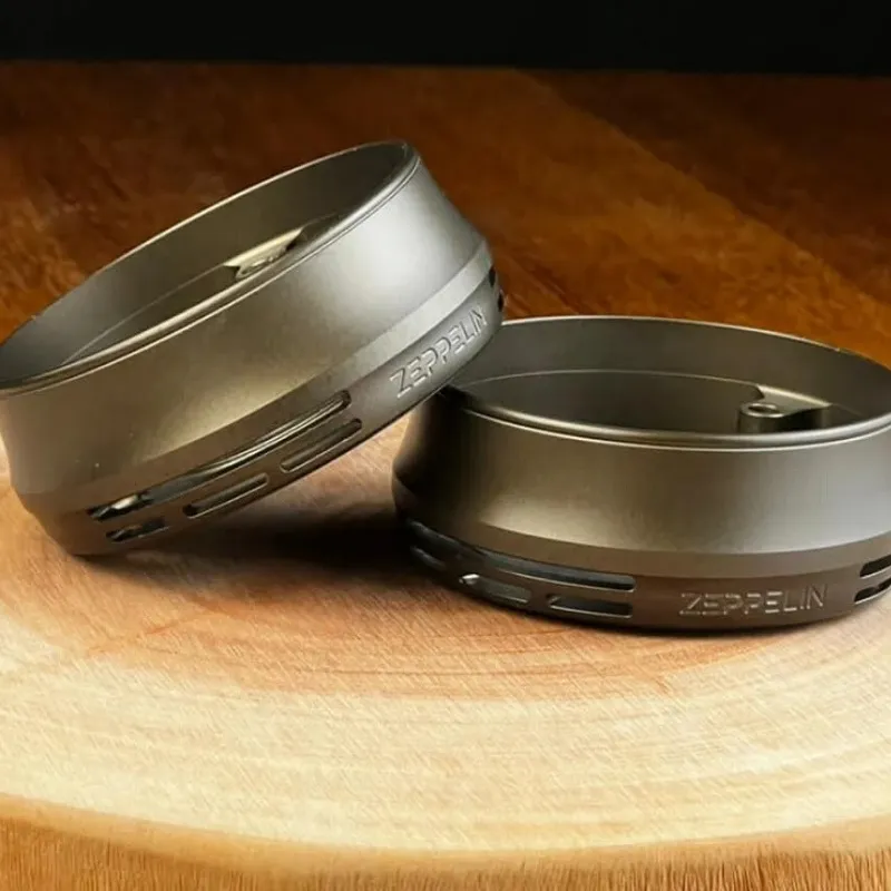 Blade Zeppelin Base Közlük